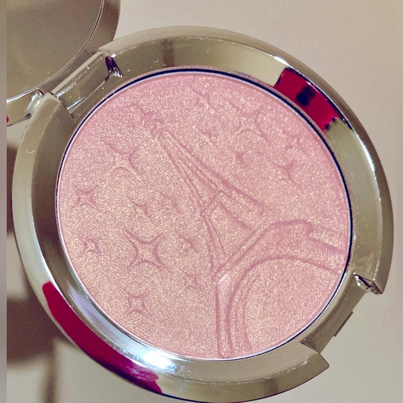 BECCA Other - 🇫🇷 BECCA x SANANAS Shimmering Skin Perfector PARISIAN LIGHTS ✨ LIMITED EDITION